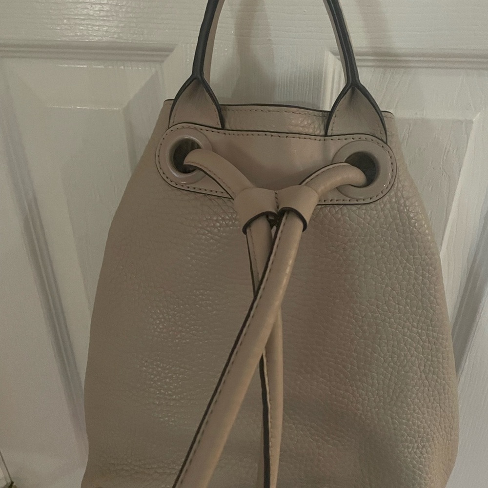 Michael Kors Beige pebble leather Backpack bag - Picture 2 of 10